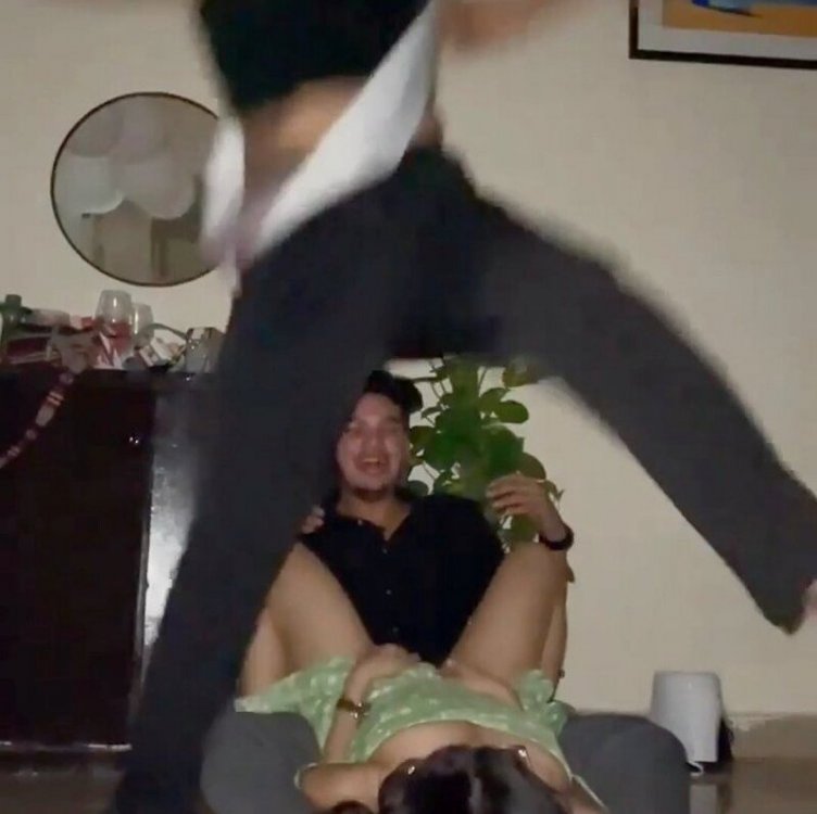 6ucm9udvyqxd.jpg