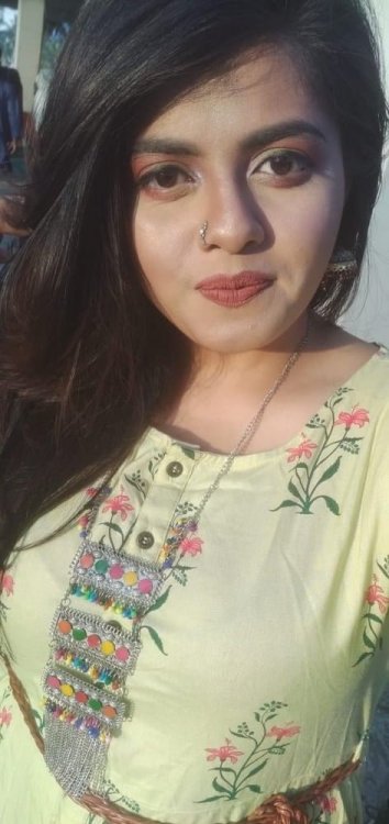 Desi Cute Babe Pic 07.jpg